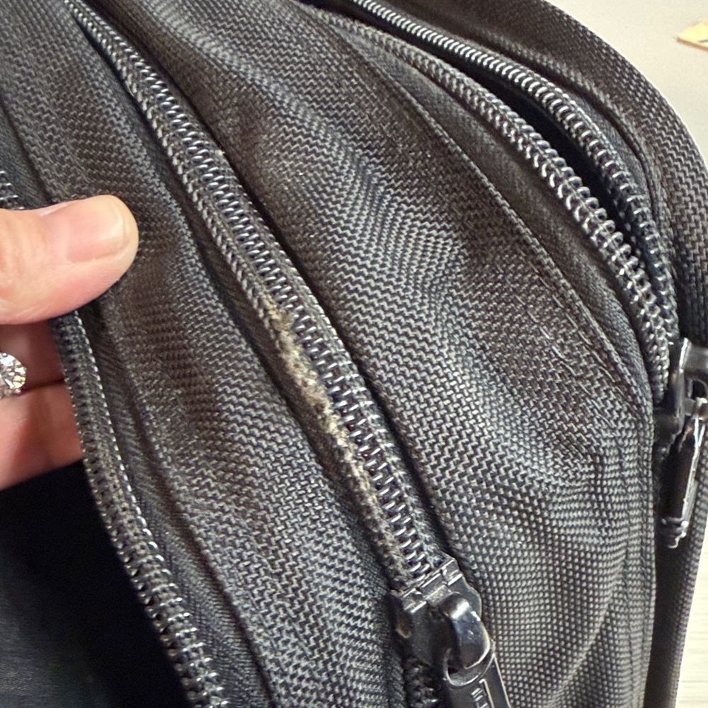 Tumi Black Briefcase for Men with laptop case - Picture 7 of 15